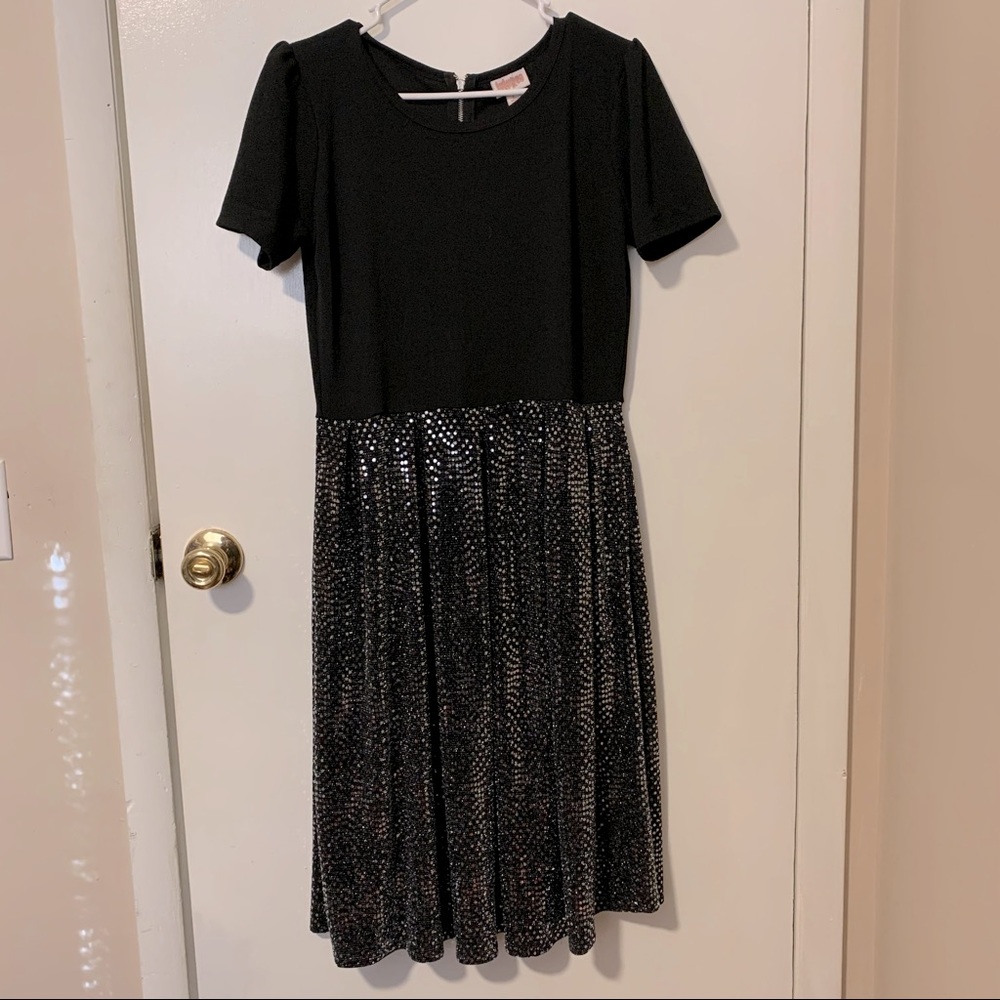 🌸HP🌸 NWOT LuLaRoe Elegant Amelia - Size Large